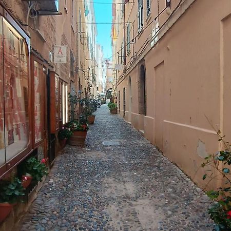 Appartamento In Centro Storico Альгеро Экстерьер фото