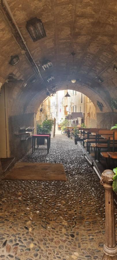 Appartamento In Centro Storico Альгеро Экстерьер фото
