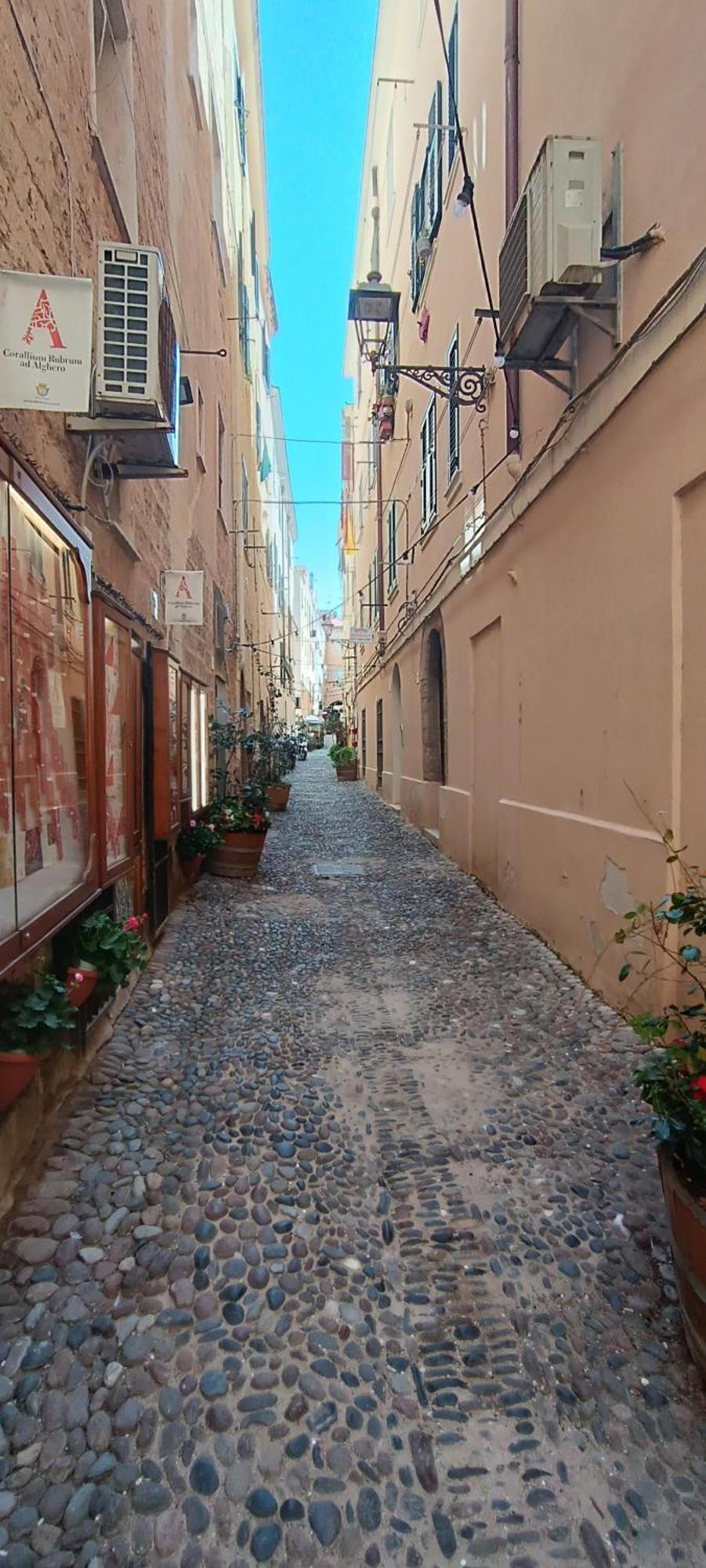 Appartamento In Centro Storico Альгеро Экстерьер фото